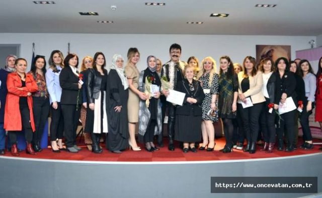 999_kadin_hikayesinin_tartisildigi_panele_bayrampasa_goz_hastanesinde_yogun_katilim_h148741_f1de2